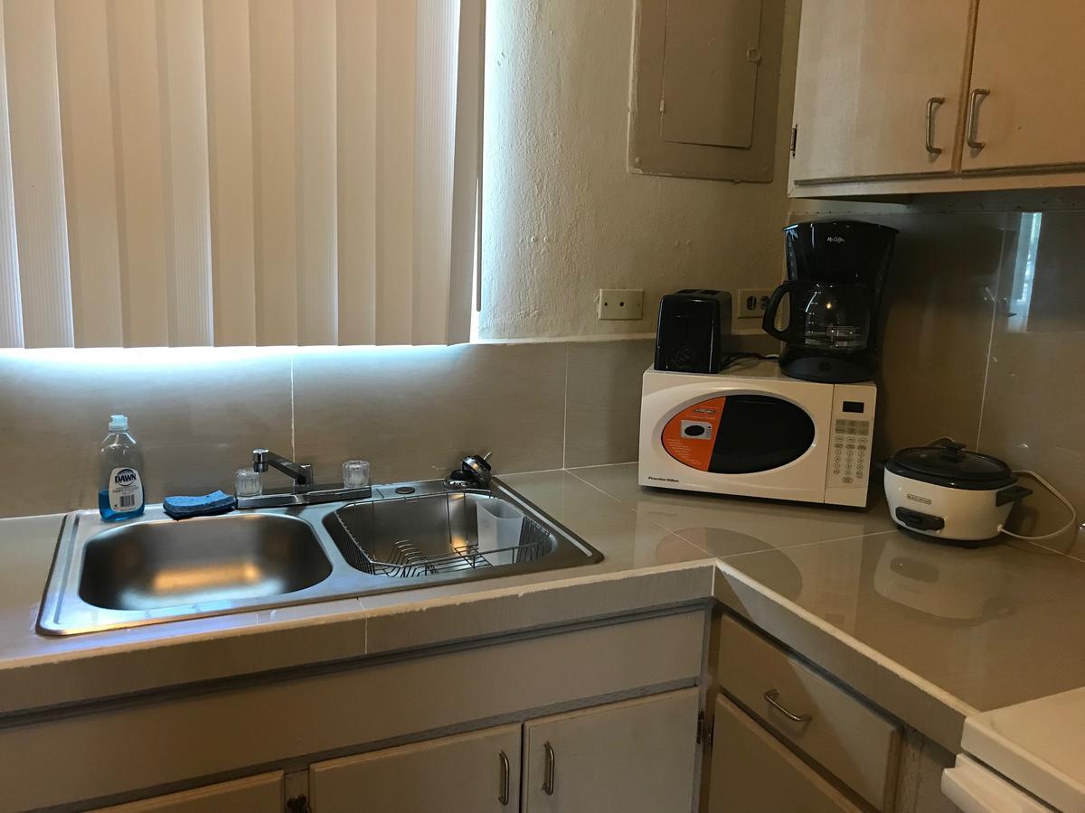 1 Bedroom / 1 Bath . Private Apt. Free Wifi, Interent & Parking Sinajana Εξωτερικό φωτογραφία