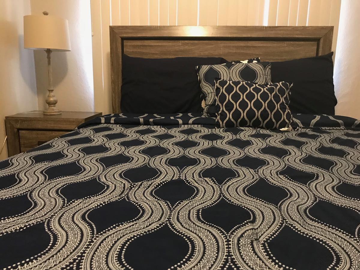 1 Bedroom / 1 Bath . Private Apt. Free Wifi, Interent & Parking Sinajana Εξωτερικό φωτογραφία